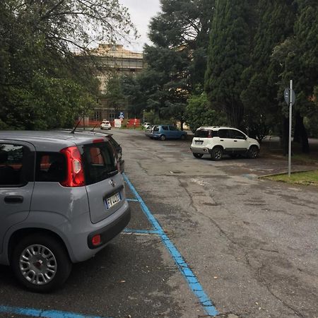 Appartamento In Centro Zona Fiera,Davanti Al Galliera 热那亚 外观 照片