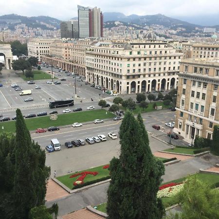Appartamento In Centro Zona Fiera,Davanti Al Galliera 热那亚 外观 照片