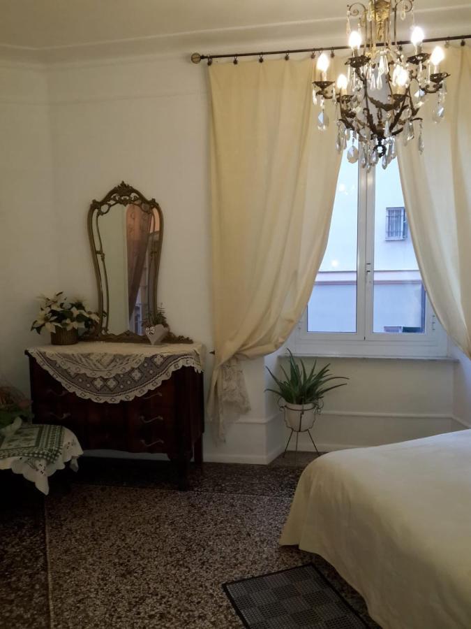 Appartamento In Centro Zona Fiera,Davanti Al Galliera 热那亚 外观 照片