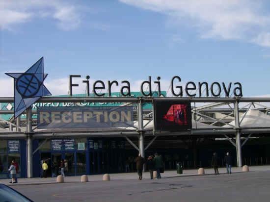 Appartamento In Centro Zona Fiera,Davanti Al Galliera 热那亚 外观 照片