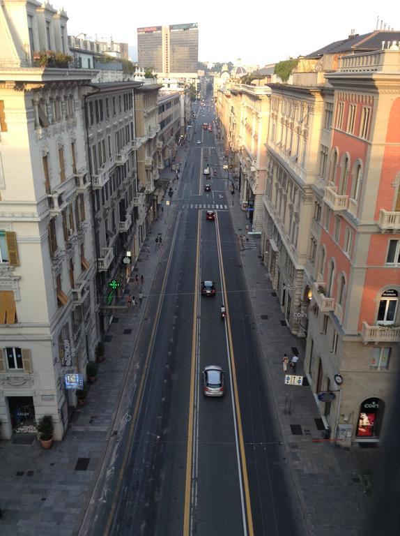 Appartamento In Centro Zona Fiera,Davanti Al Galliera 热那亚 外观 照片