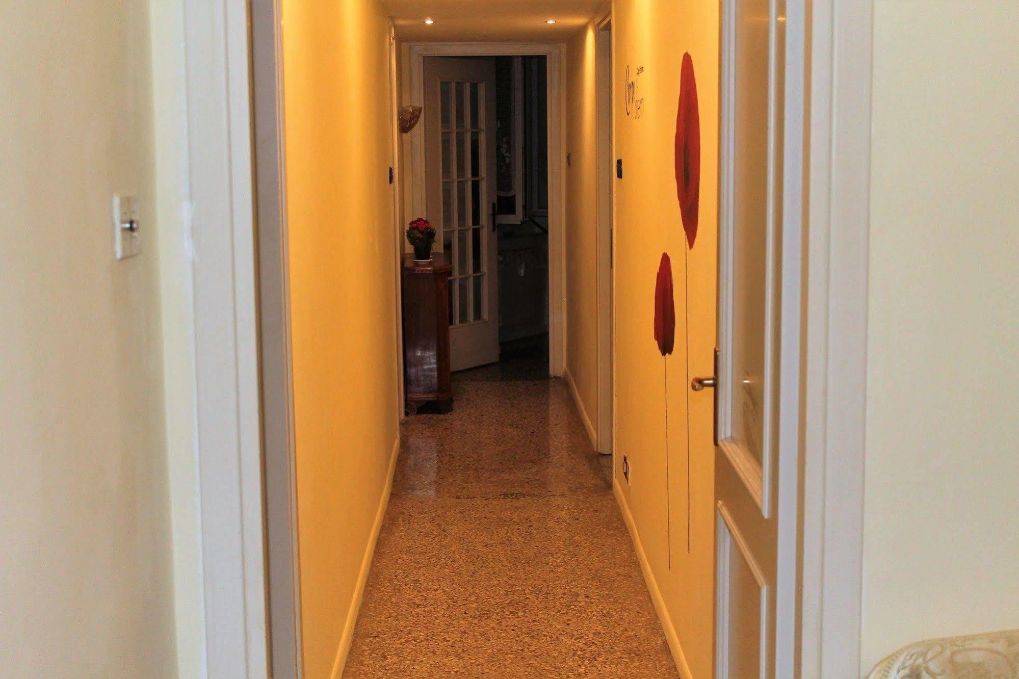 Appartamento In Centro Zona Fiera,Davanti Al Galliera 热那亚 外观 照片