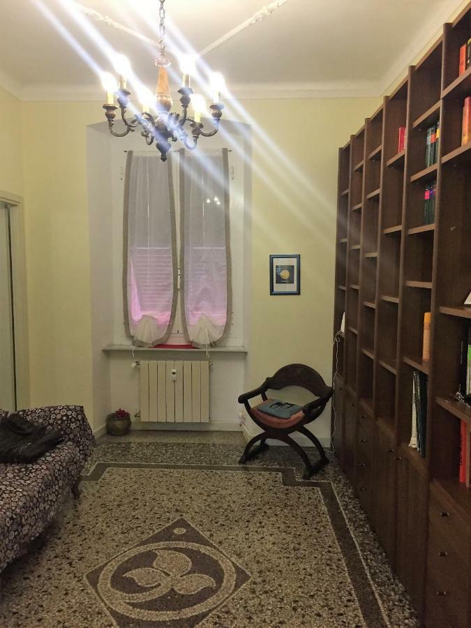 Appartamento In Centro Zona Fiera,Davanti Al Galliera 热那亚 外观 照片