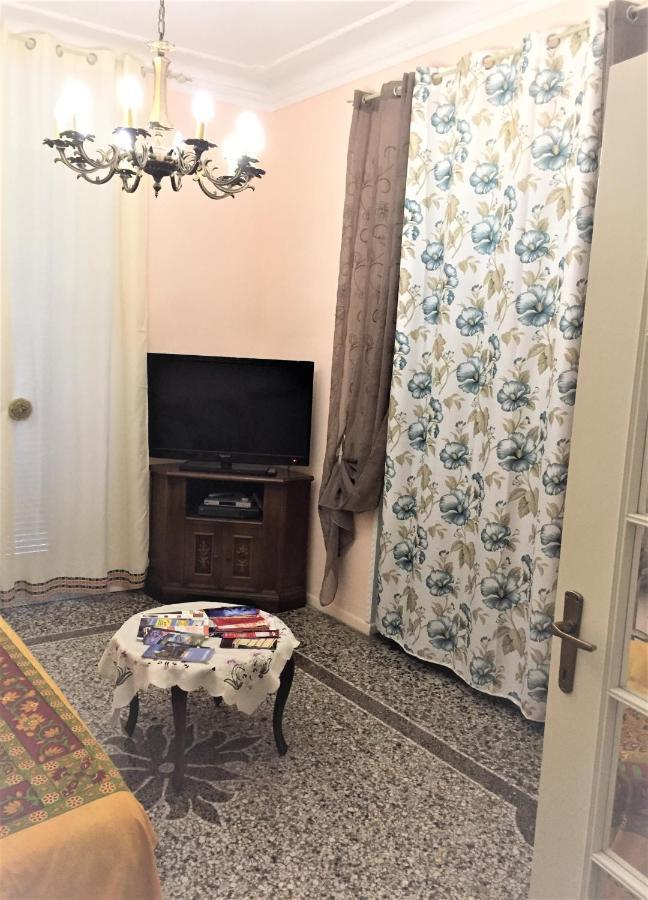 Appartamento In Centro Zona Fiera,Davanti Al Galliera 热那亚 外观 照片
