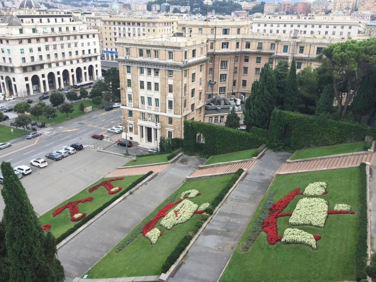 Appartamento In Centro Zona Fiera,Davanti Al Galliera 热那亚 外观 照片